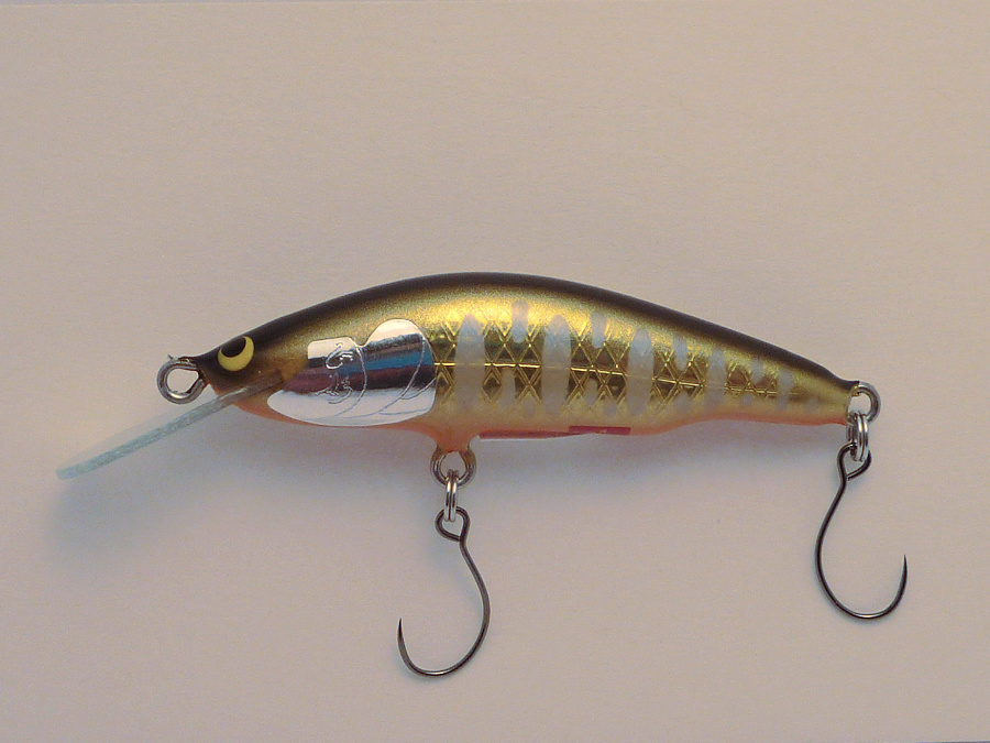 WooDream minnow plug showing forward pointing front hook